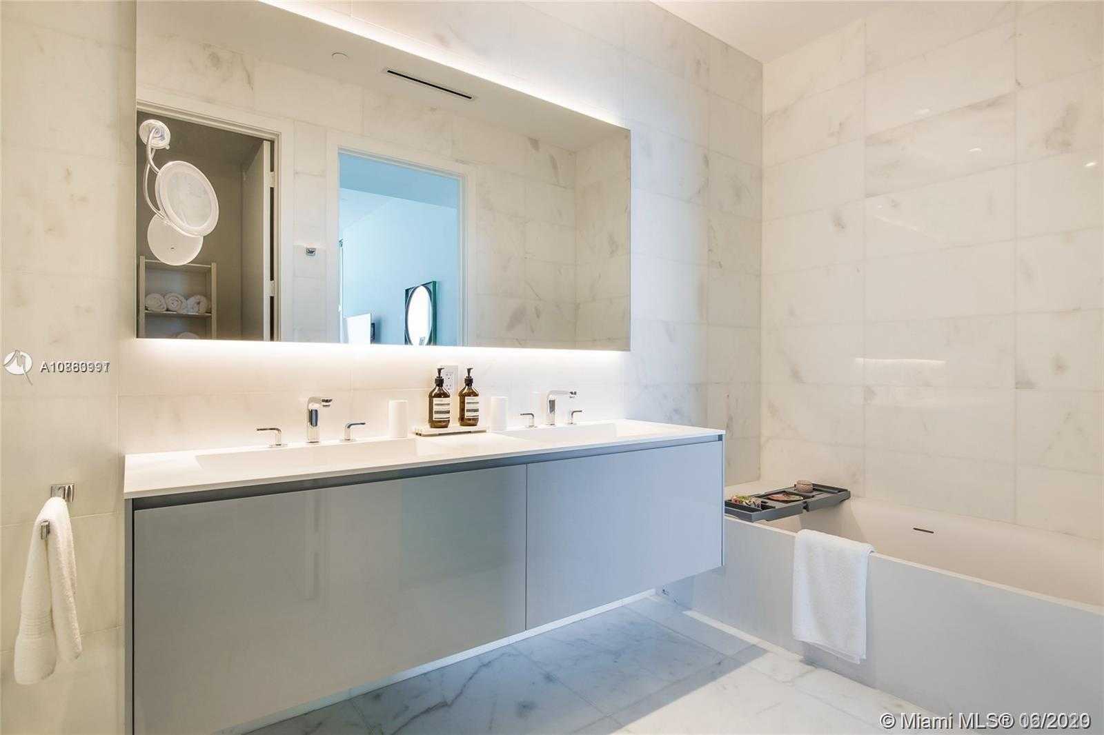 Small Image of 6901 COLLINS AVE #1503, Miami Beach Number 15
