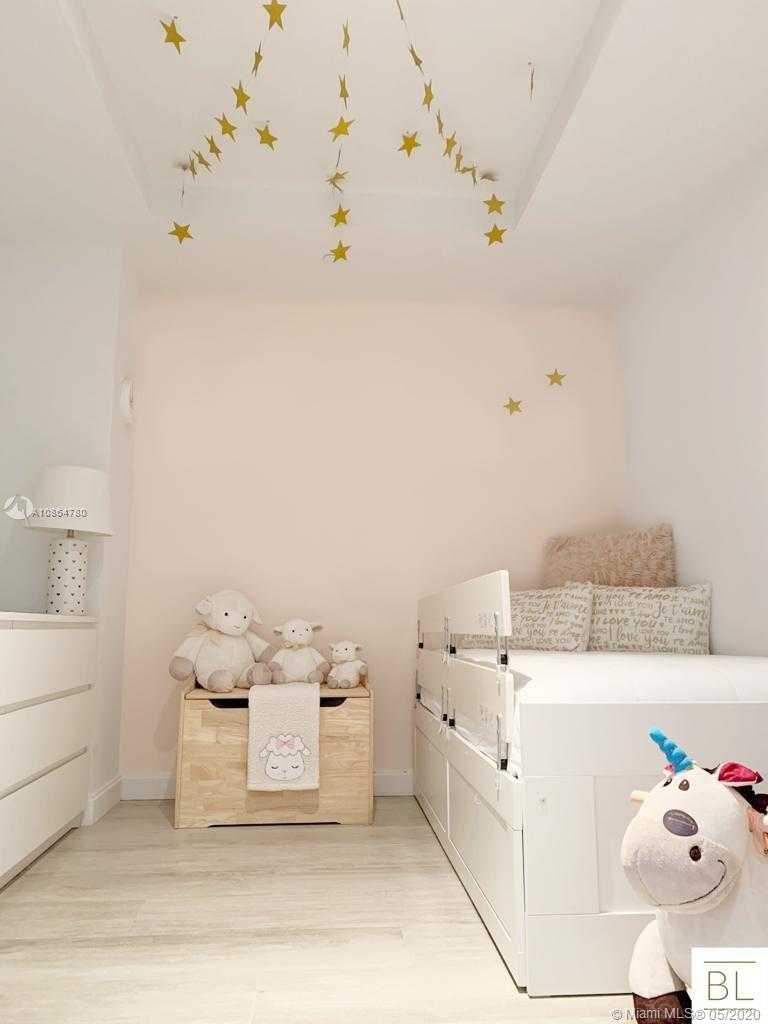 Small Image of 45 SOUTH WEST 9TH ST #3805, Miami Number 8