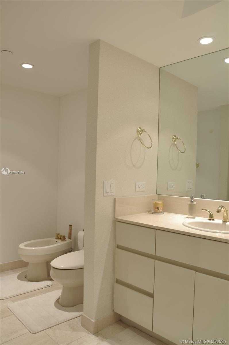 Small Image of 3000 ISLAND BLVD #2605, Aventura Number 26