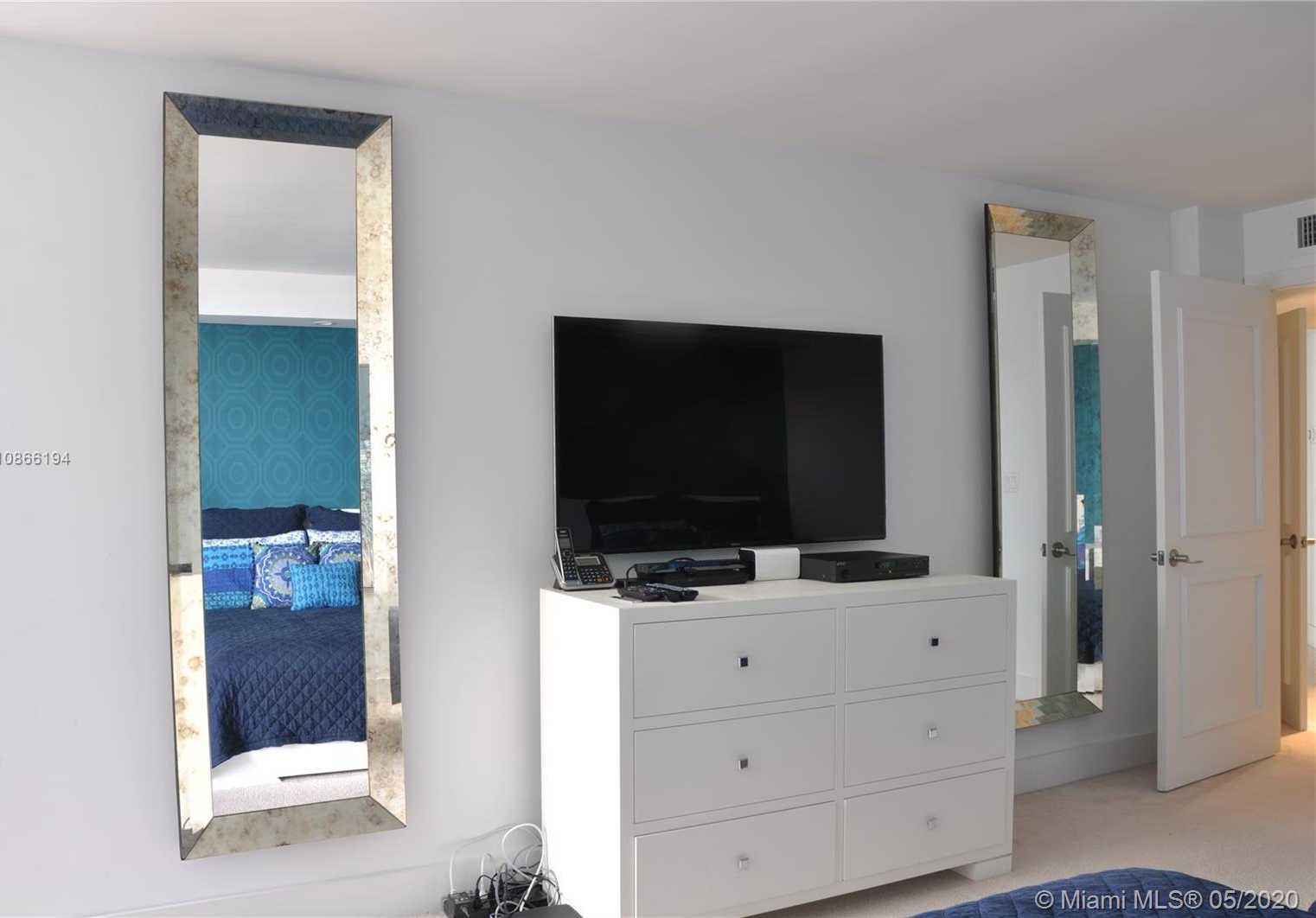 Small Image of 3000 ISLAND BLVD #2605, Aventura Number 32