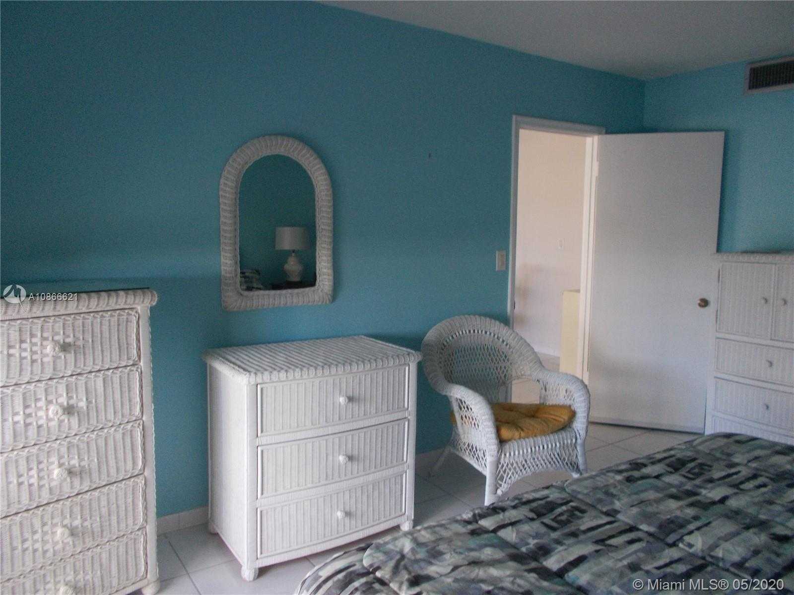 Small Image of 1817 SOUTH OCEAN DR #827, Hallandale Beach Number 14