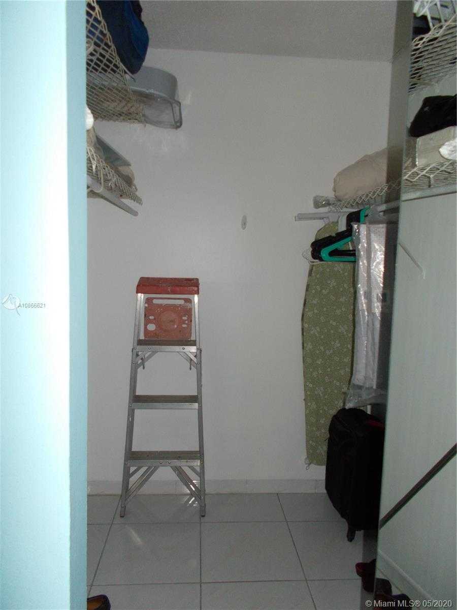 Small Image of 1817 SOUTH OCEAN DR #827, Hallandale Beach Number 16