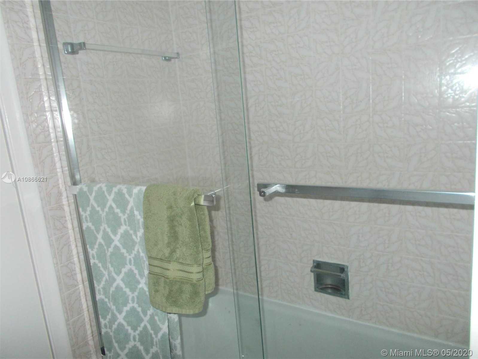 Small Image of 1817 SOUTH OCEAN DR #827, Hallandale Beach Number 18