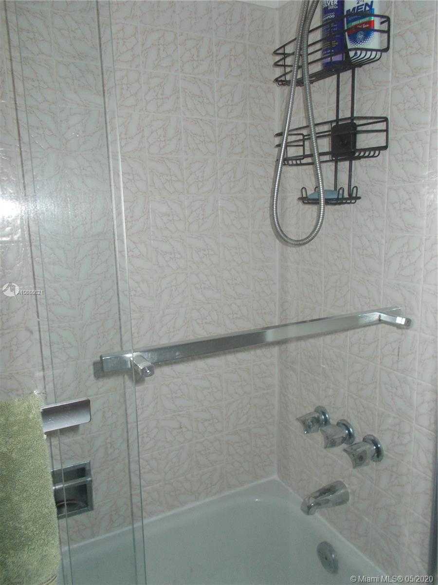 Small Image of 1817 SOUTH OCEAN DR #827, Hallandale Beach Number 19