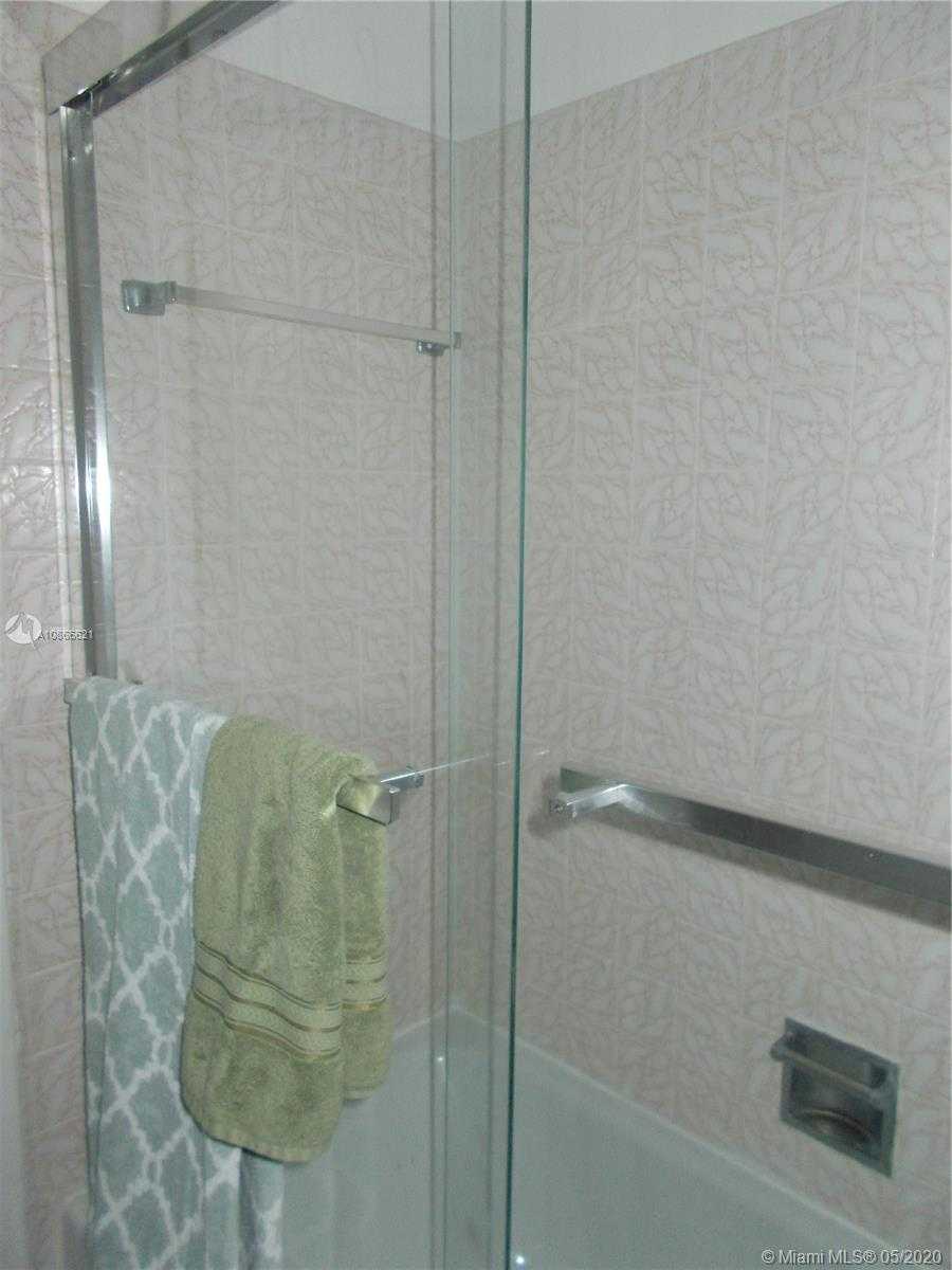 Small Image of 1817 SOUTH OCEAN DR #827, Hallandale Beach Number 20