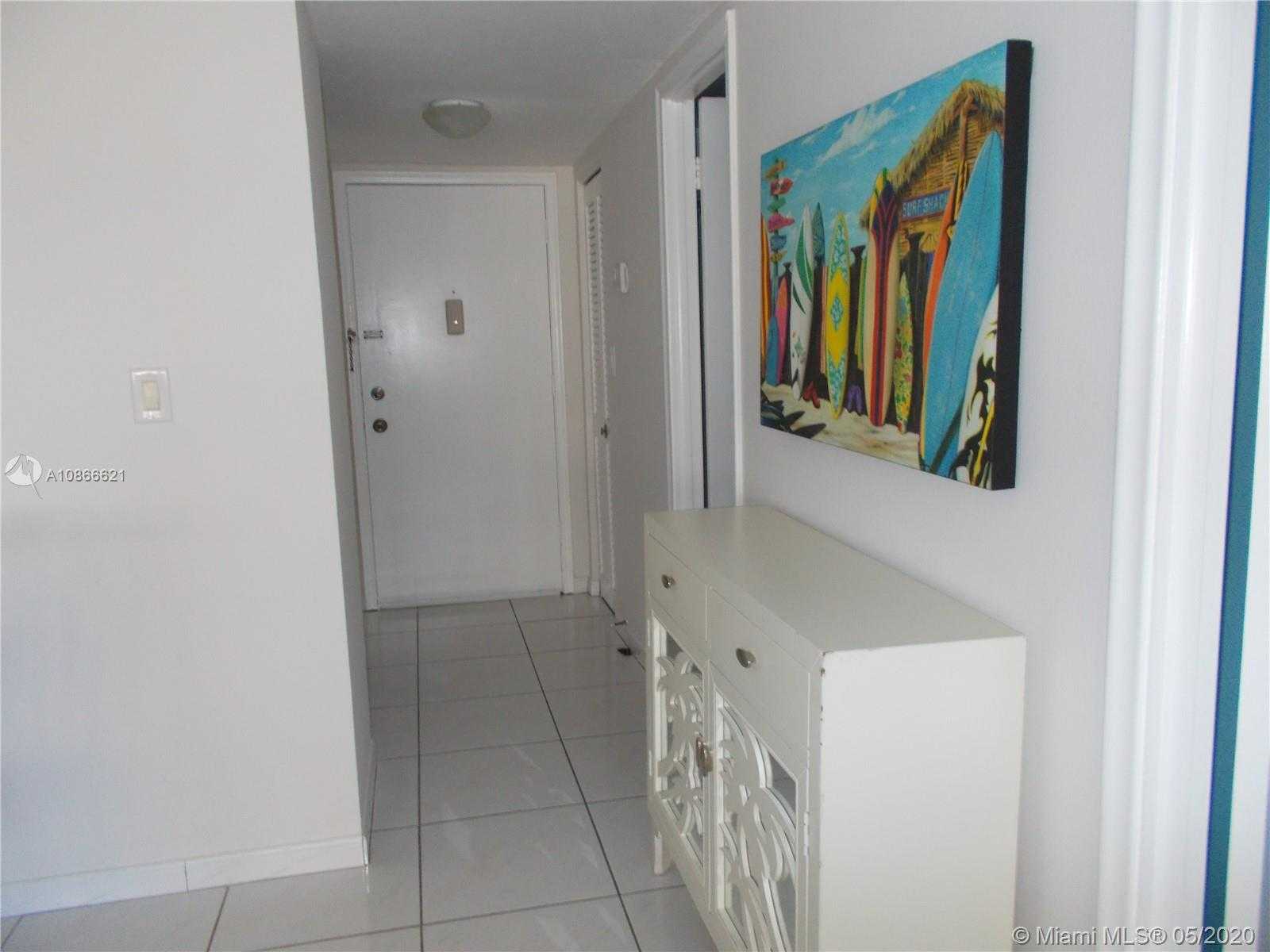 Small Image of 1817 SOUTH OCEAN DR #827, Hallandale Beach Number 5