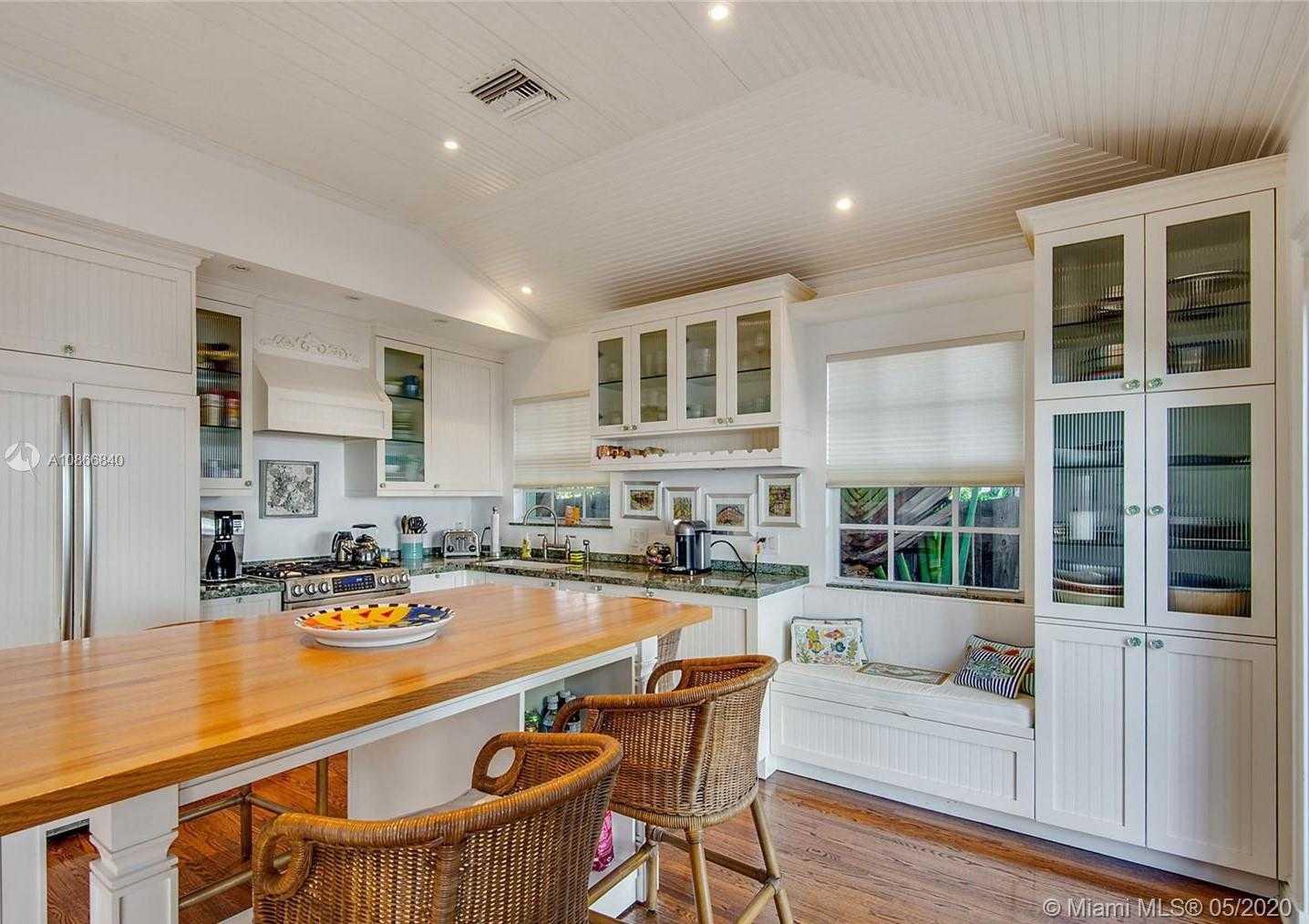 Small Image of 7 CENTURY LN, Miami Beach Number 3