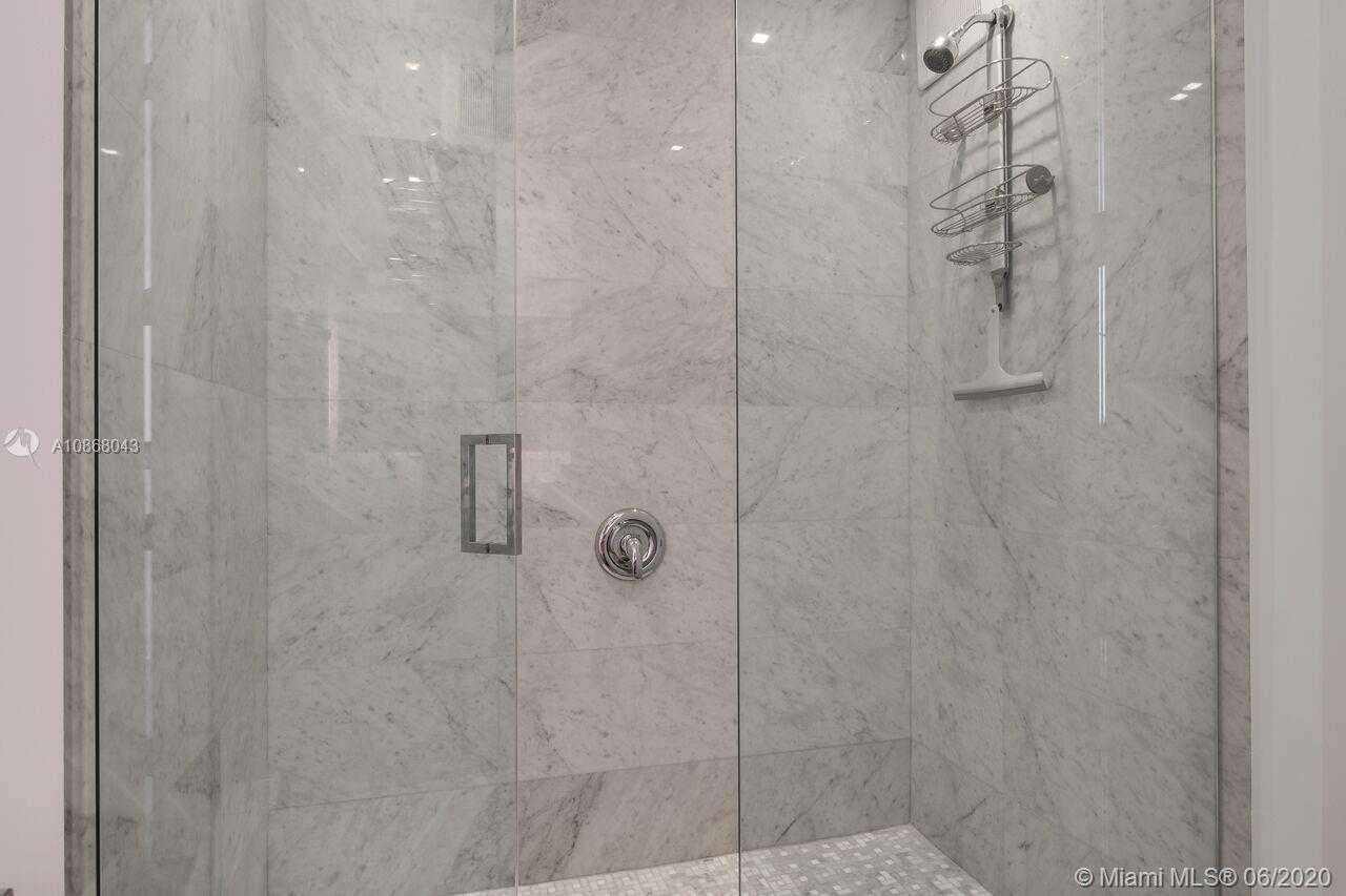 Small Image of 100 SOUTH POINTE DR #3001, Miami Beach Number 15
