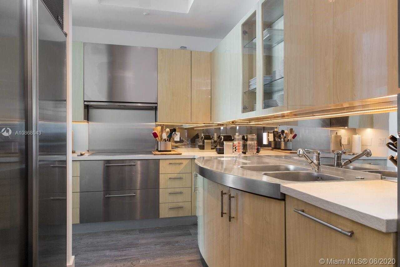 Small Image of 100 SOUTH POINTE DR #3001, Miami Beach Number 16