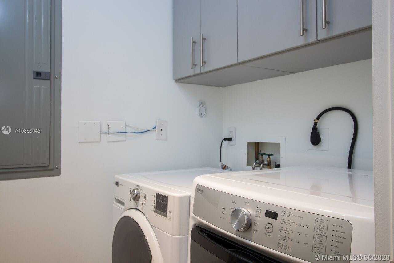 Small Image of 100 SOUTH POINTE DR #3001, Miami Beach Number 19