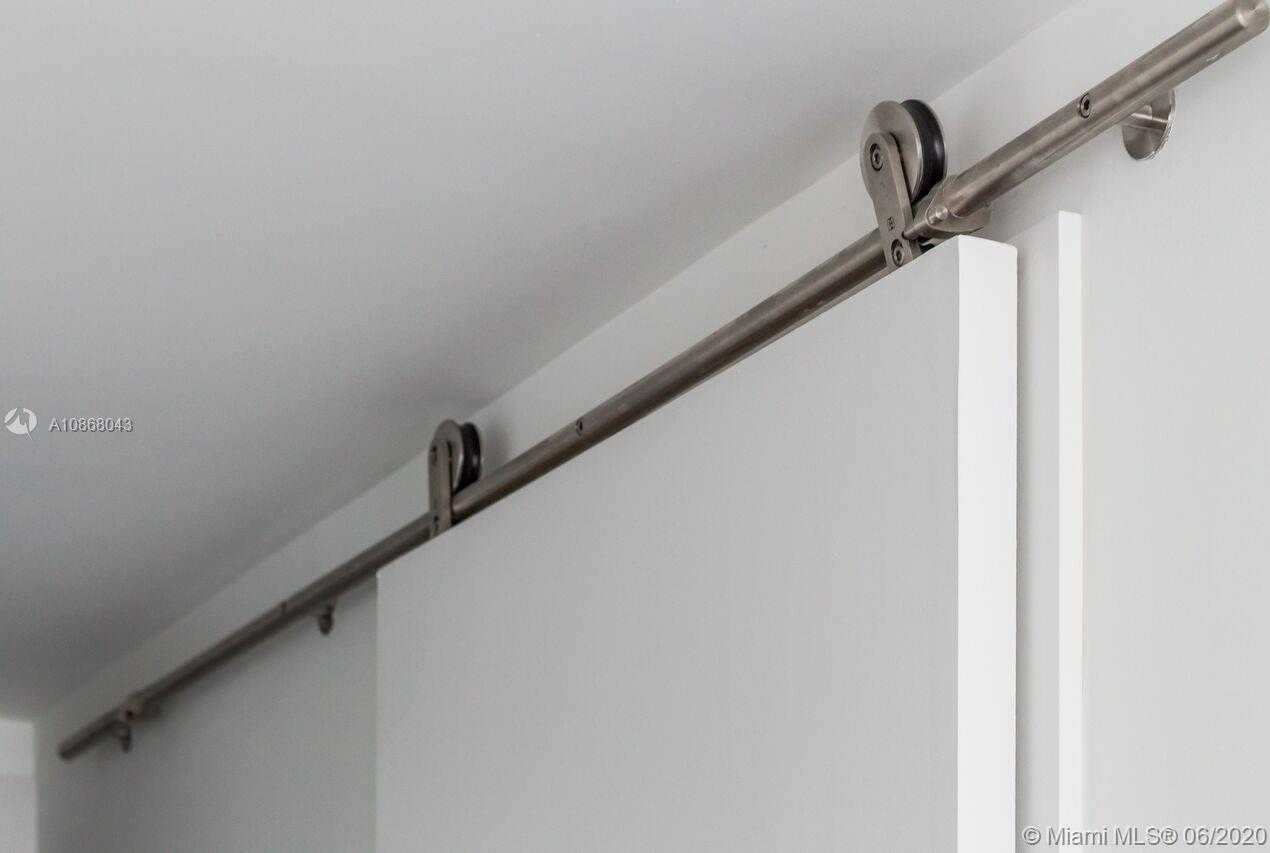 Small Image of 100 SOUTH POINTE DR #3001, Miami Beach Number 30