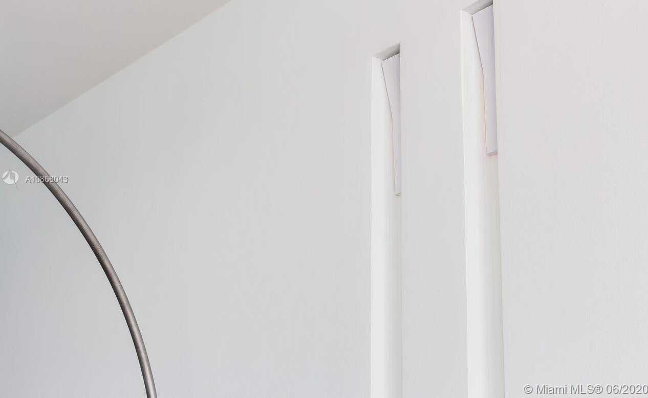 Small Image of 100 SOUTH POINTE DR #3001, Miami Beach Number 31