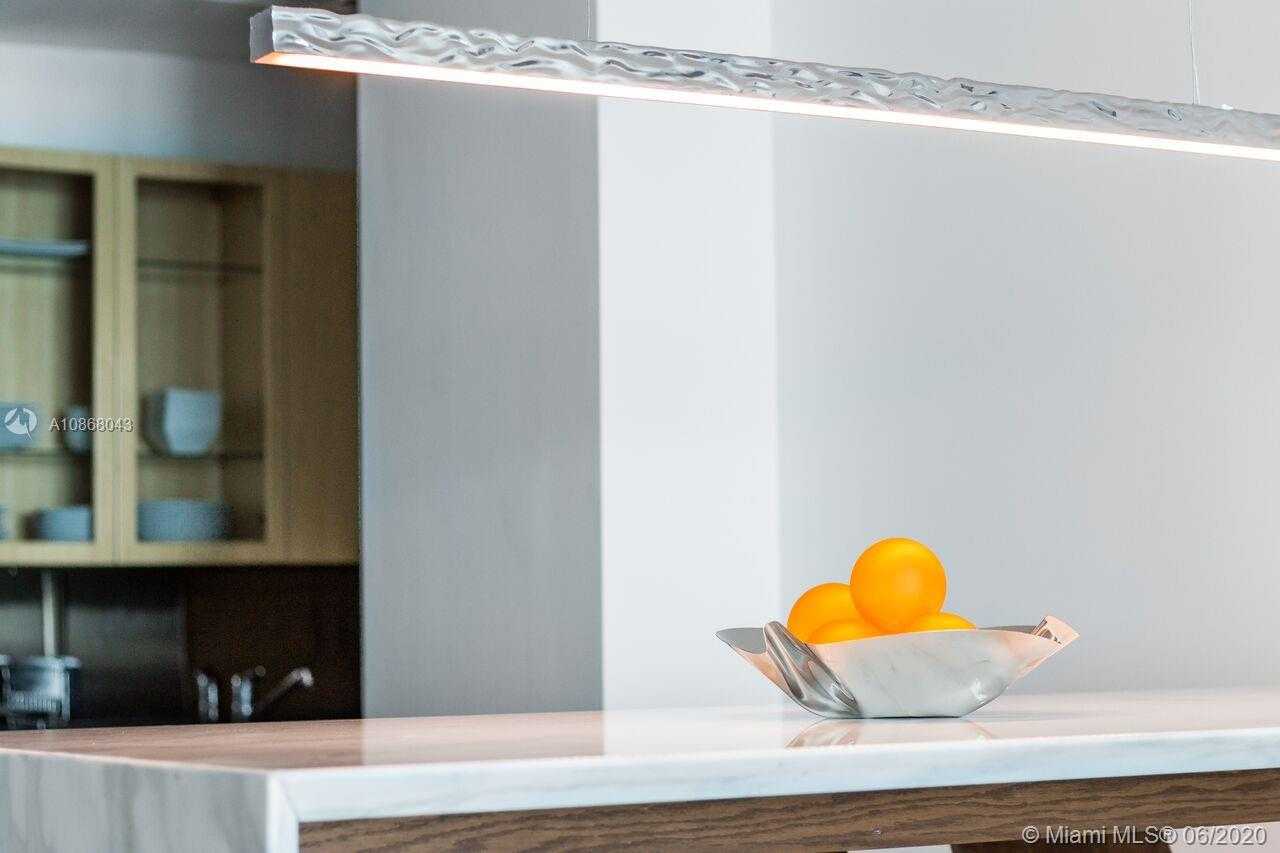 Small Image of 100 SOUTH POINTE DR #3001, Miami Beach Number 32