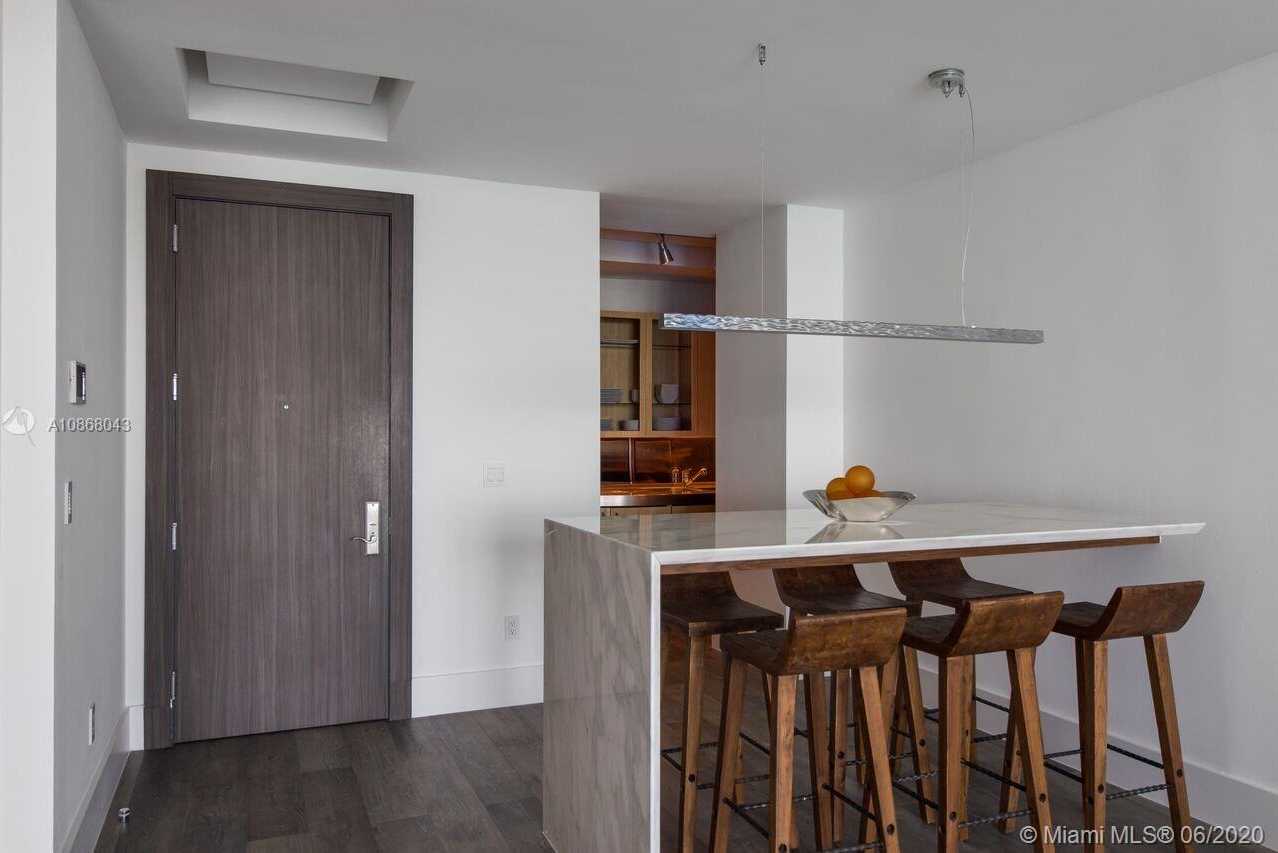 Small Image of 100 SOUTH POINTE DR #3001, Miami Beach Number 5