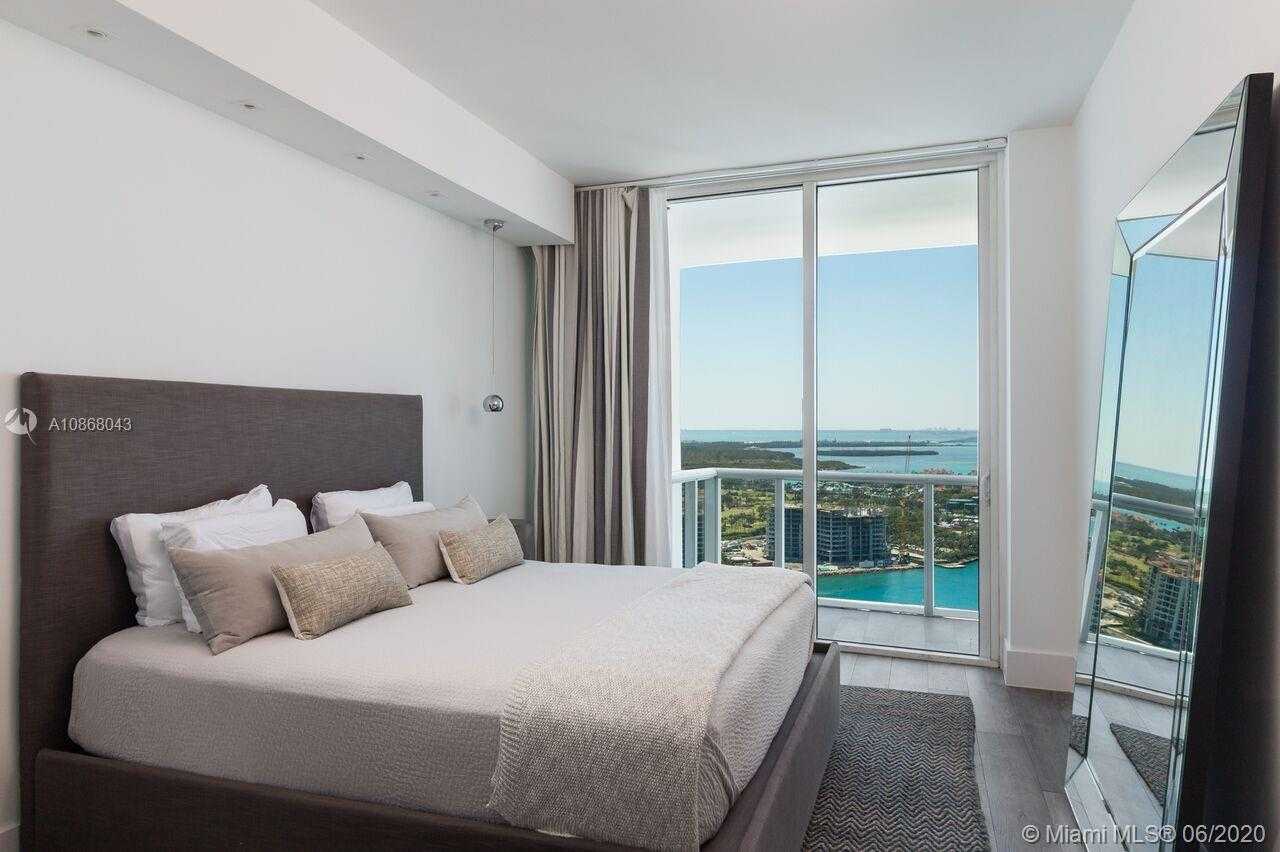 Small Image of 100 SOUTH POINTE DR #3001, Miami Beach Number 6