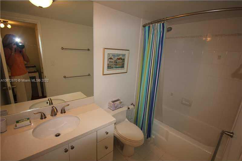 Small Image of 5161 COLLINS AVE #902, Miami Beach Number 17