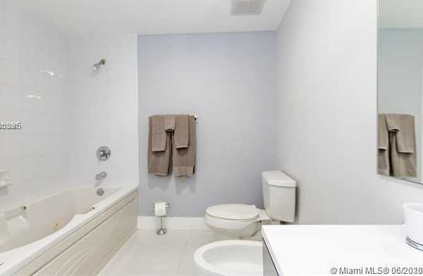 Small Image of 17050 N BAY RD #702, Sunny Isles Beach Number 10