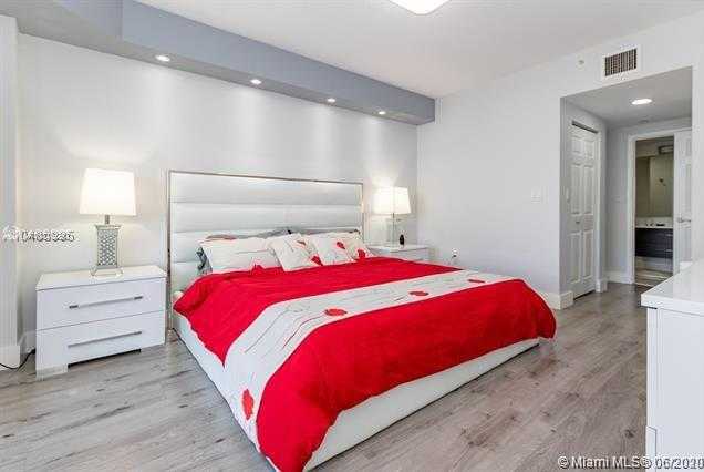 Small Image of 17050 N BAY RD #702, Sunny Isles Beach Number 11