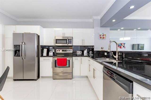 Small Image of 17050 N BAY RD #702, Sunny Isles Beach Number 2