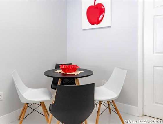 Small Image of 17050 N BAY RD #702, Sunny Isles Beach Number 4