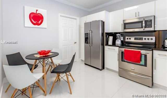 Small Image of 17050 N BAY RD #702, Sunny Isles Beach Number 9