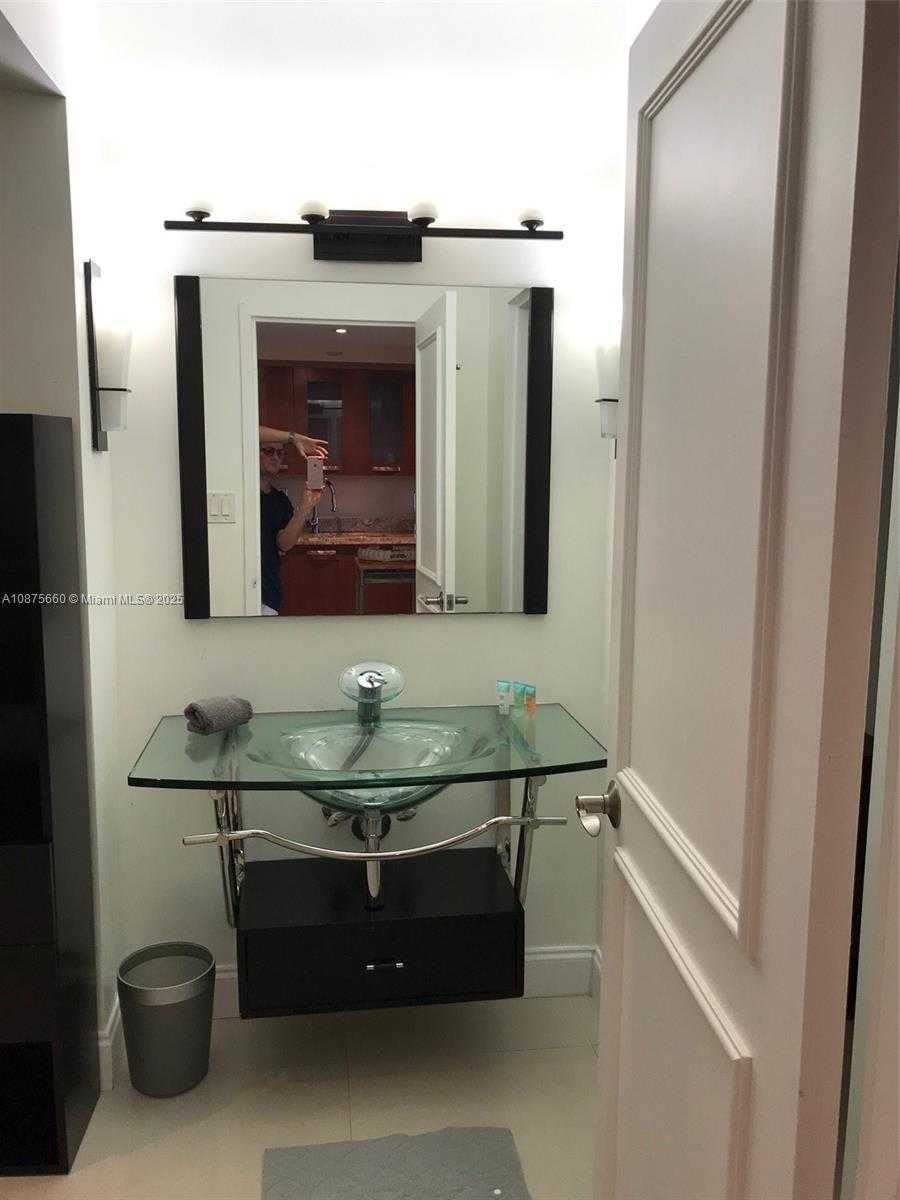 Small Image of 100 LINCOLN RD #1226, Miami Beach Number 17