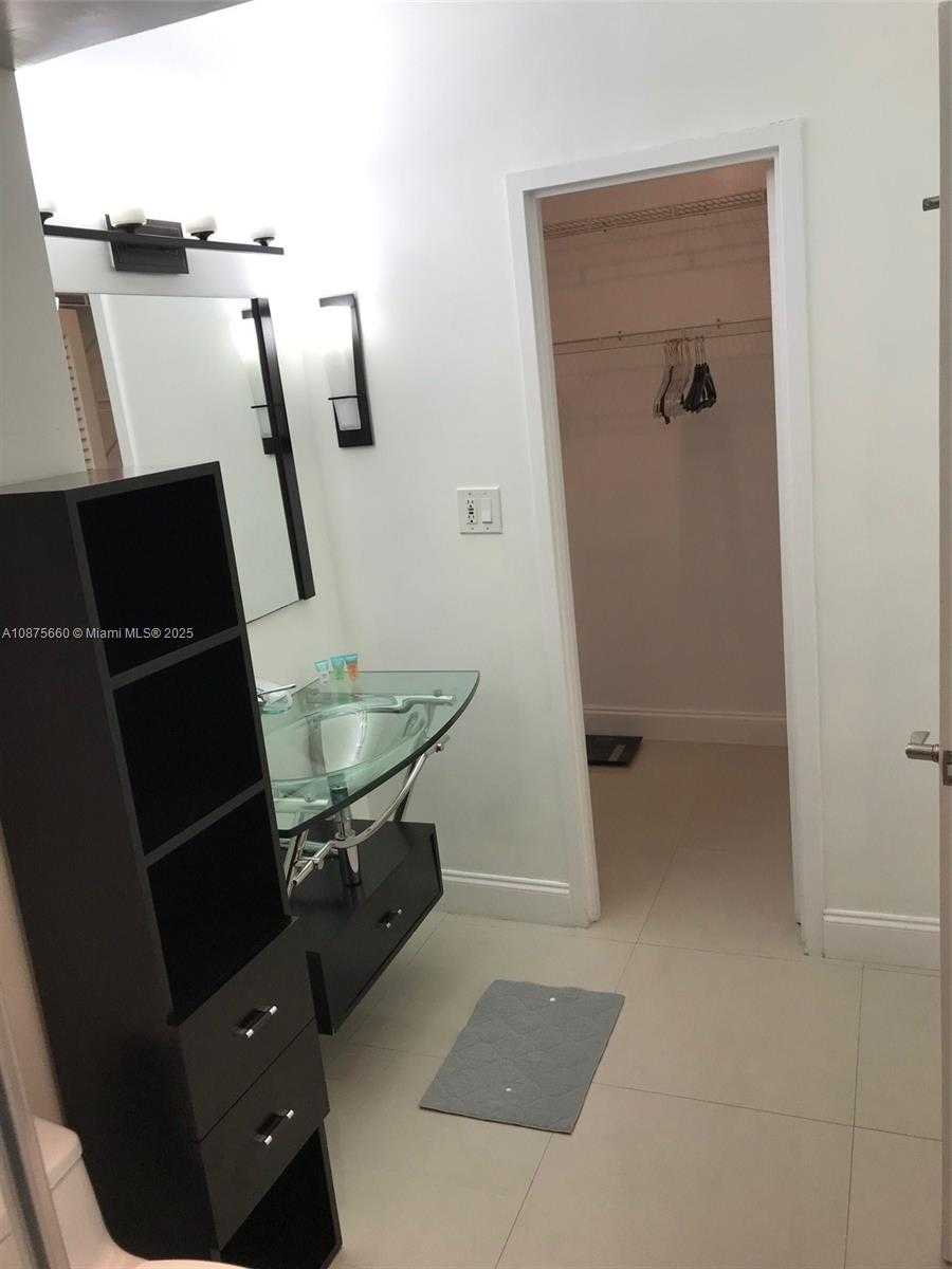 Small Image of 100 LINCOLN RD #1226, Miami Beach Number 18