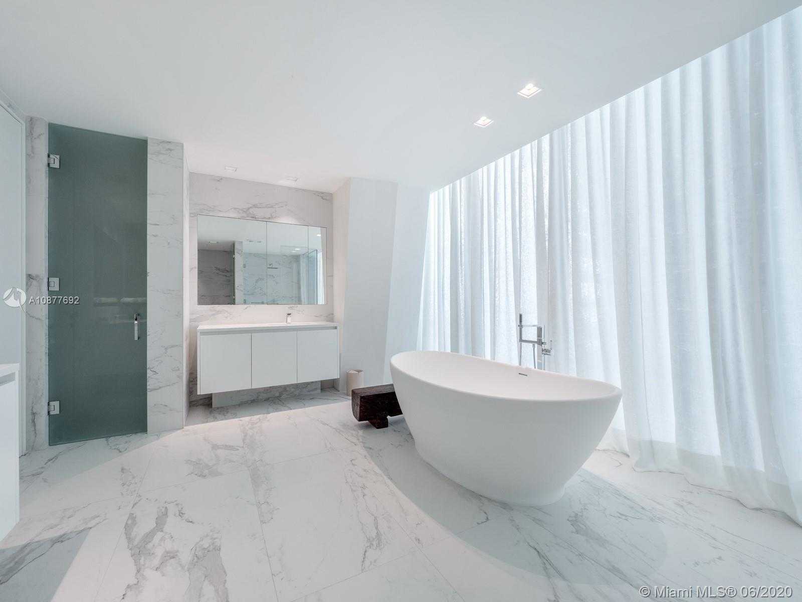 Small Image of 1000 BISCAYNE BLVD #4401, Miami Number 12