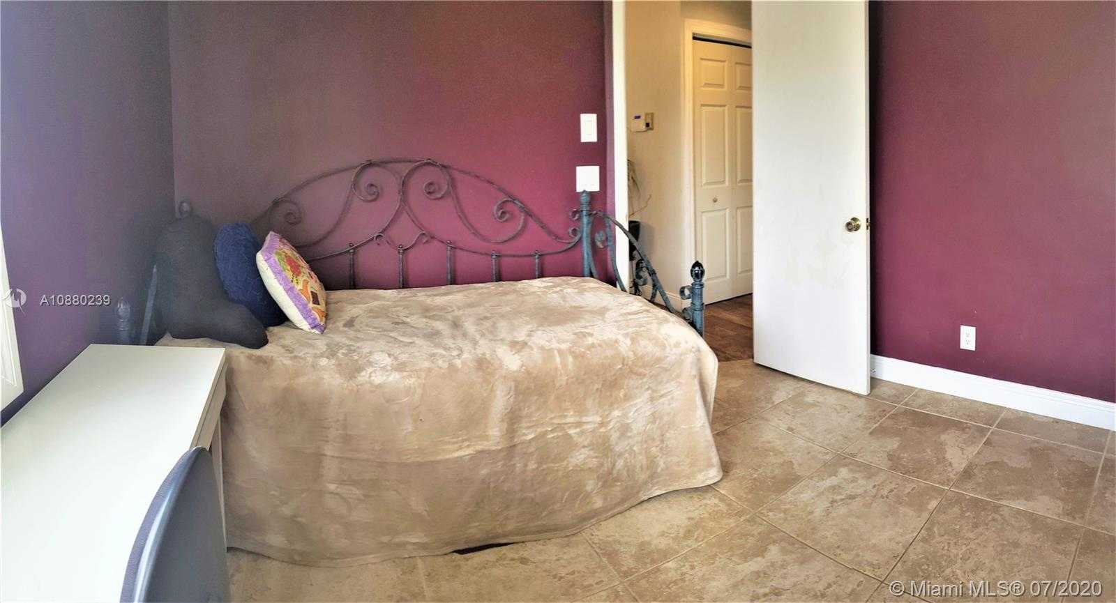 Small Image of 1121 SOUTH WEST 110TH AVE, Pembroke Pines Number 13