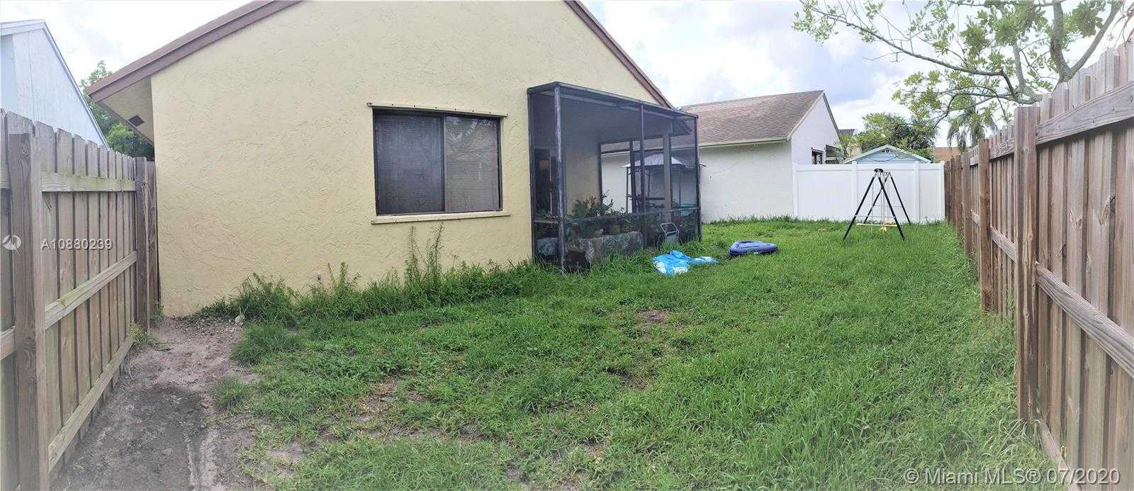 Small Image of 1121 SOUTH WEST 110TH AVE, Pembroke Pines Number 17