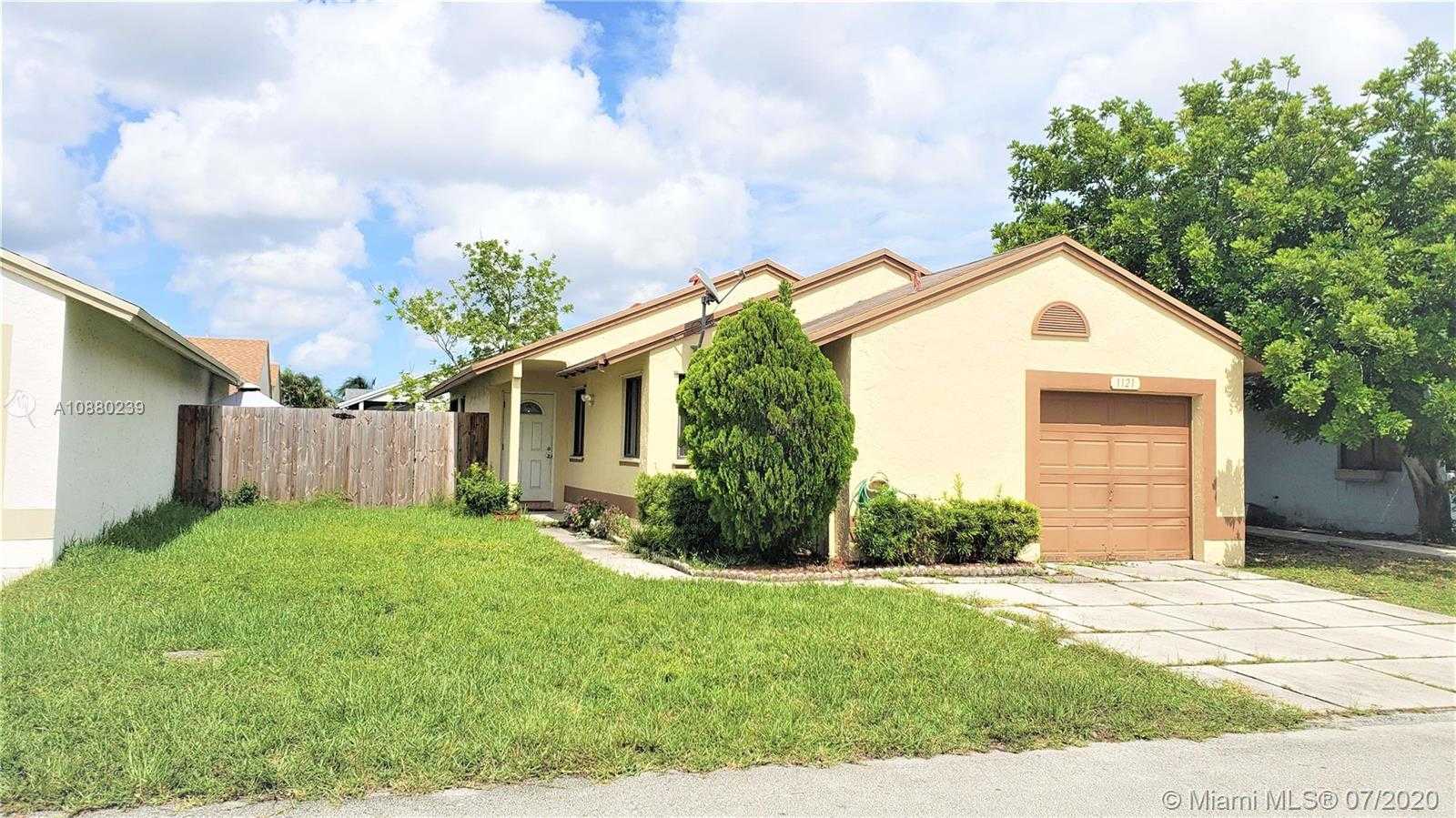 Small Image of 1121 SOUTH WEST 110TH AVE, Pembroke Pines Number 2