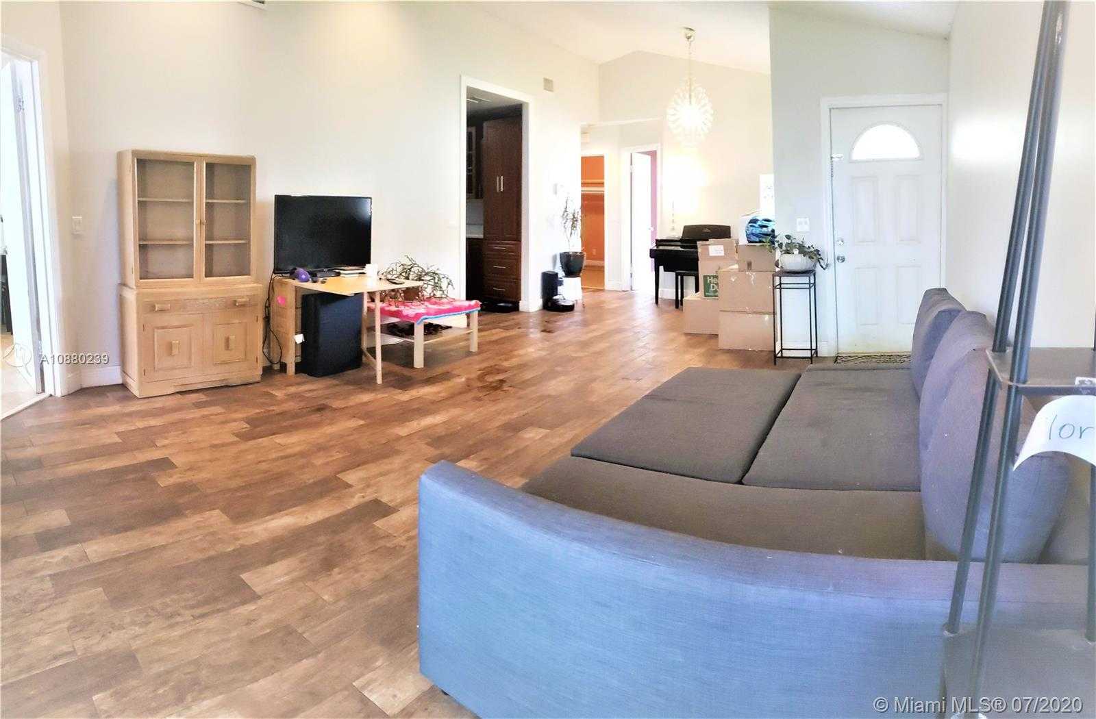 Small Image of 1121 SOUTH WEST 110TH AVE, Pembroke Pines Number 4