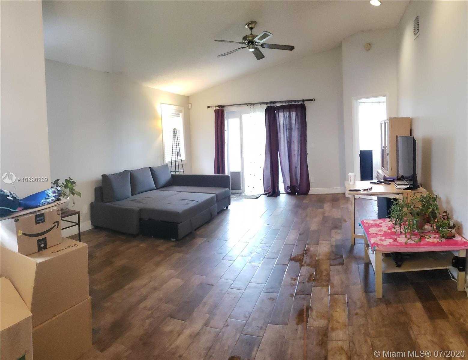 Small Image of 1121 SOUTH WEST 110TH AVE, Pembroke Pines Number 5