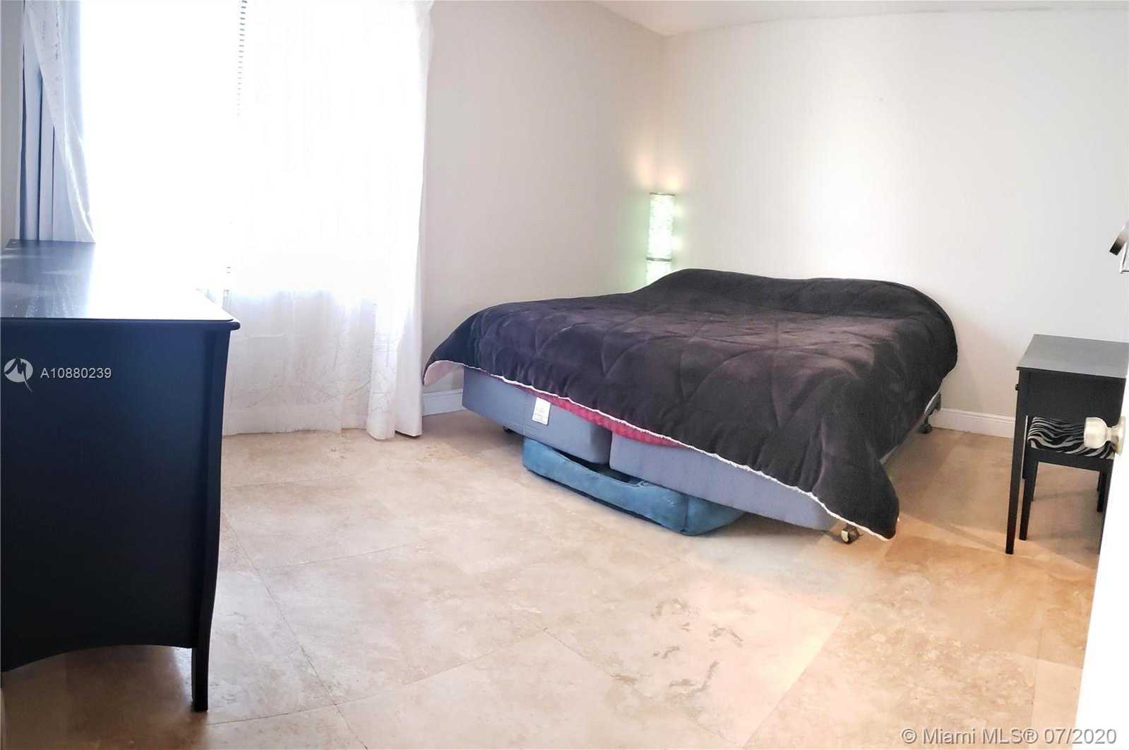 Small Image of 1121 SOUTH WEST 110TH AVE, Pembroke Pines Number 8