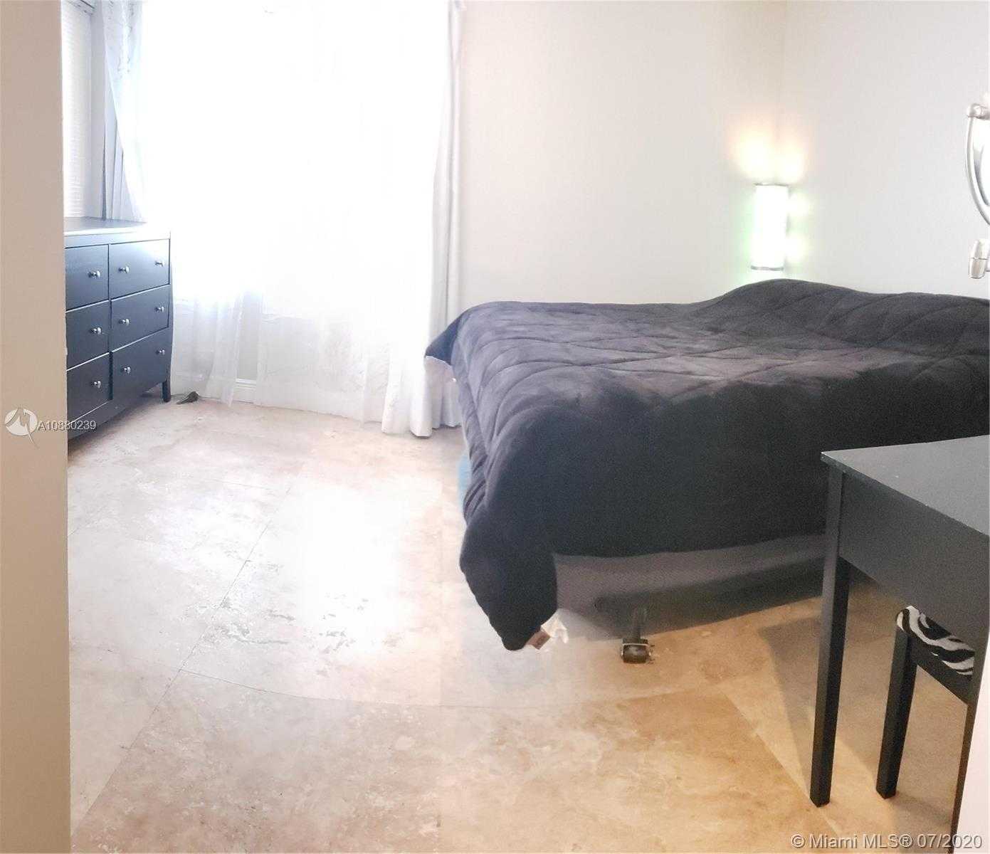 Small Image of 1121 SOUTH WEST 110TH AVE, Pembroke Pines Number 9