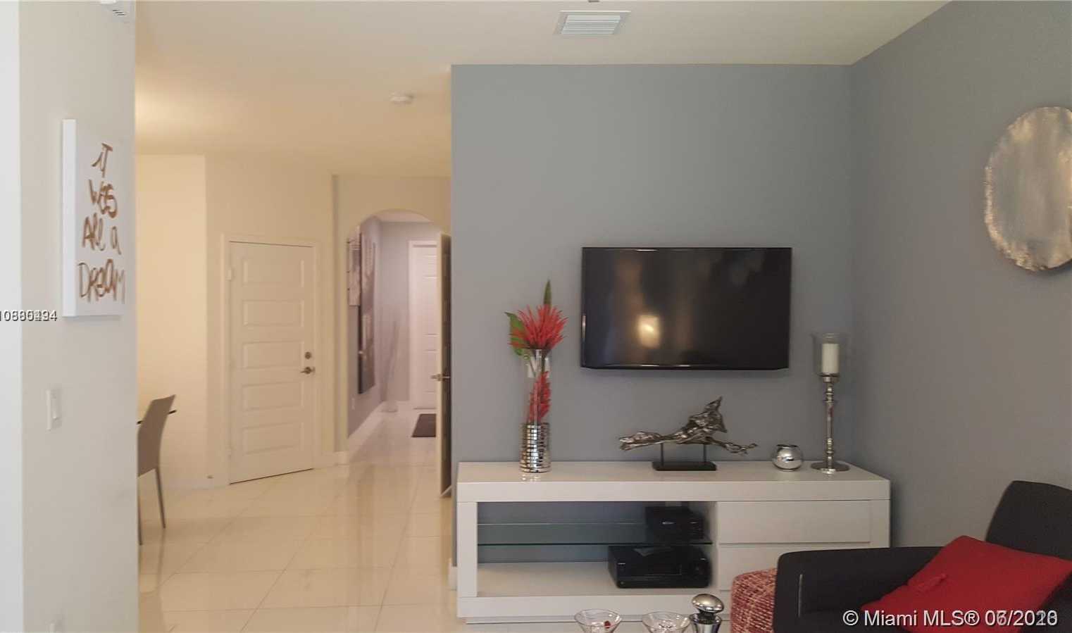 Small Image of 10317 NORTH WEST 89TH TER, Doral Number 11
