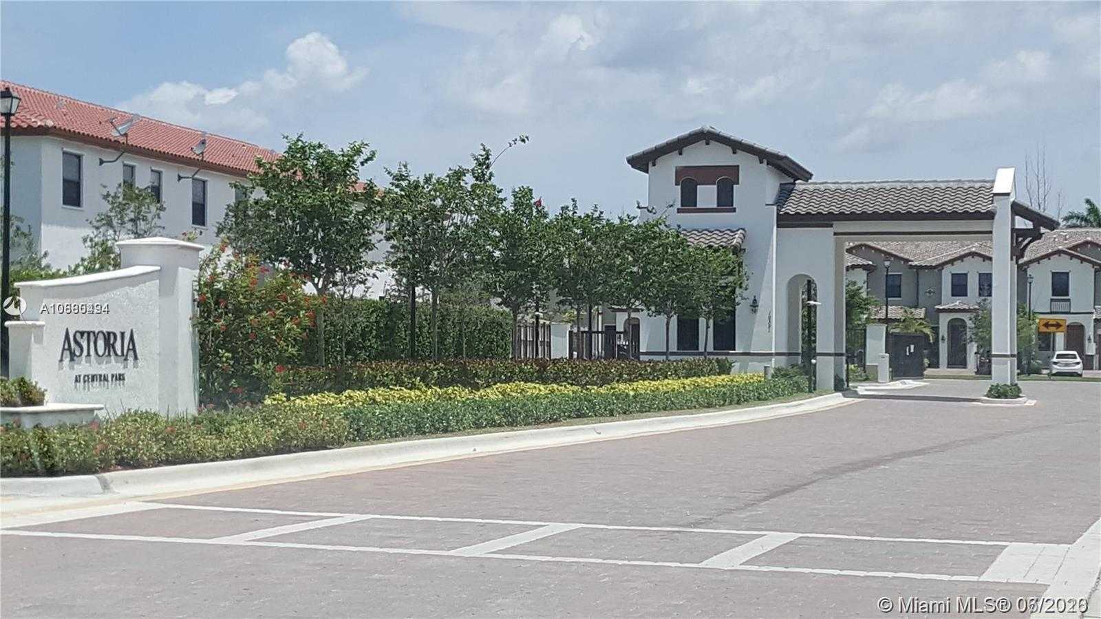 Small Image of 10317 NORTH WEST 89TH TER, Doral Number 2