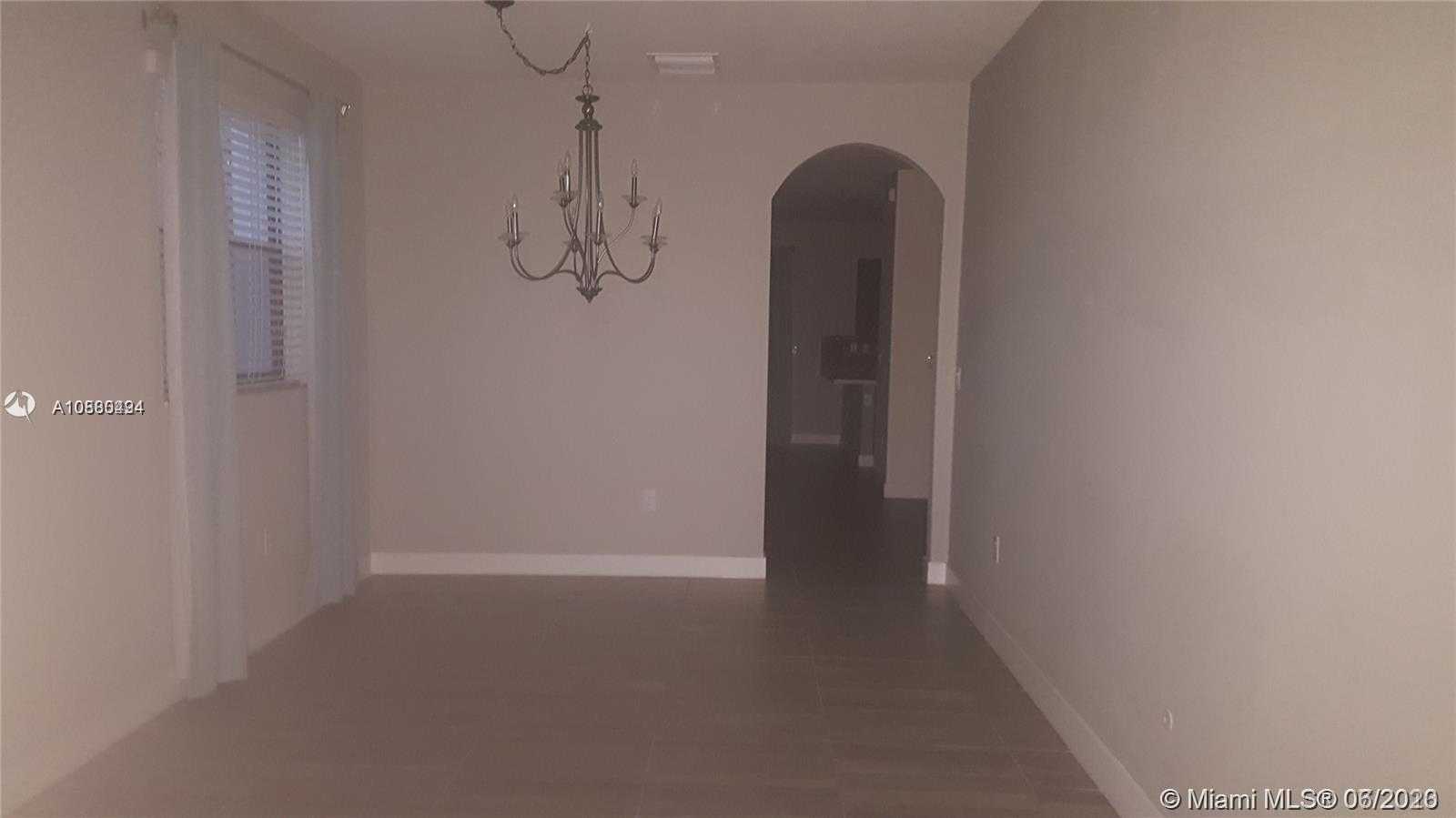 Small Image of 10317 NORTH WEST 89TH TER, Doral Number 4