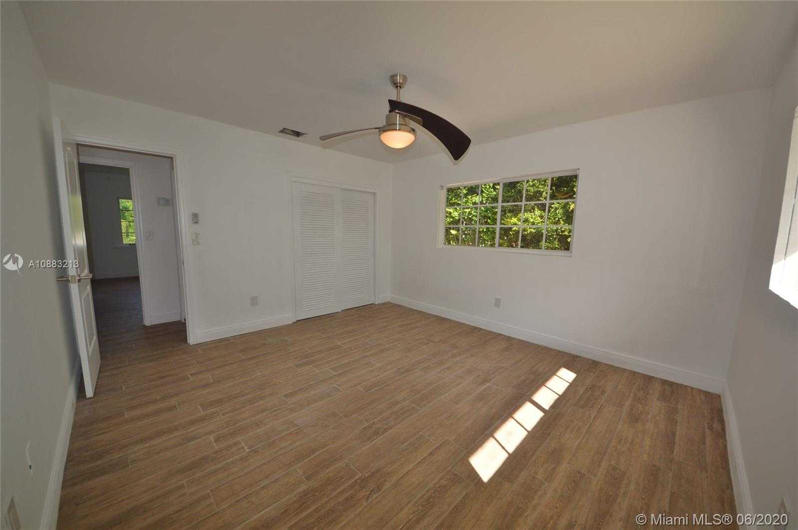 Small Image of 510 BIRD RD, Coral Gables Number 12