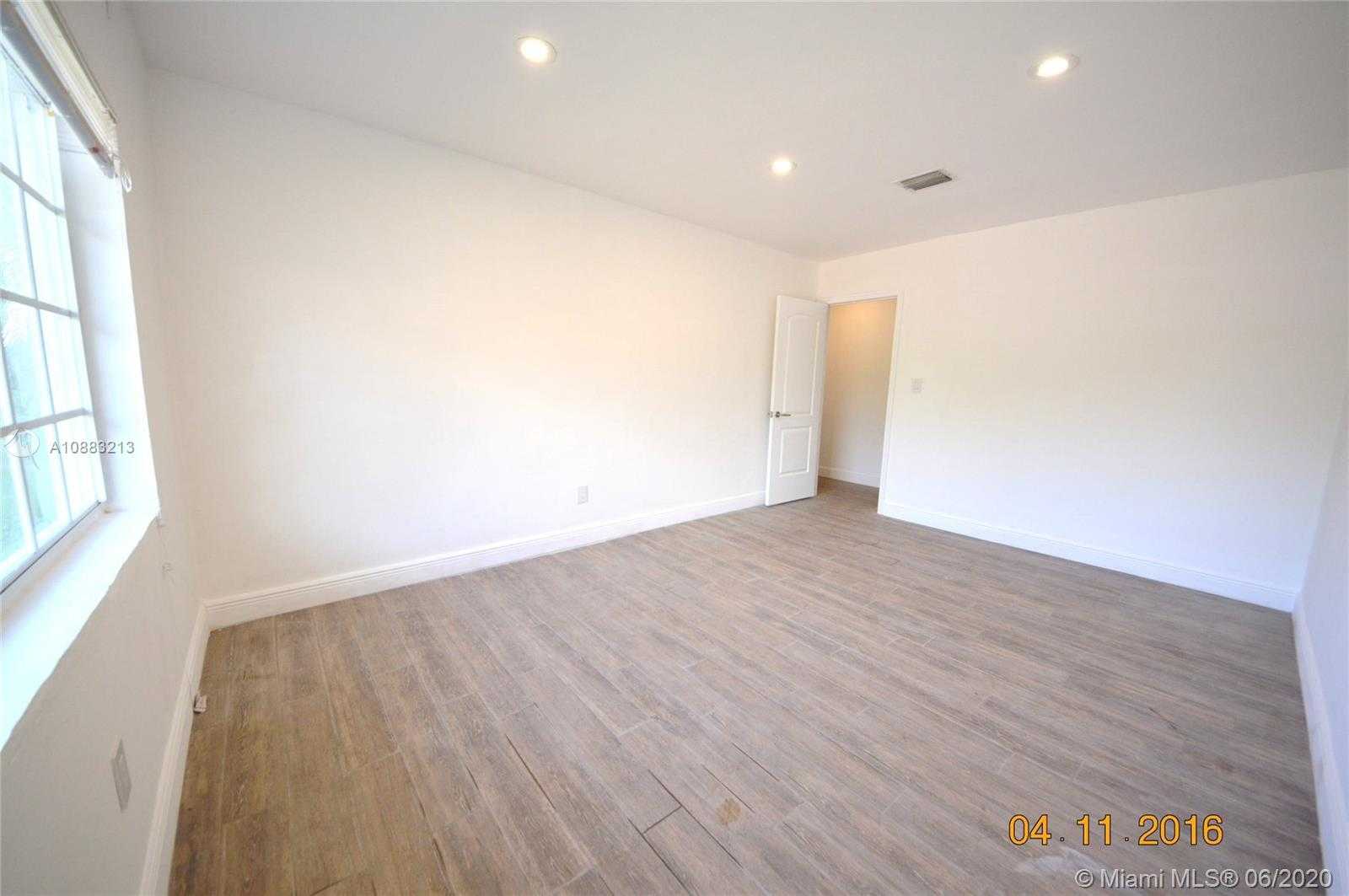 Small Image of 510 BIRD RD, Coral Gables Number 14