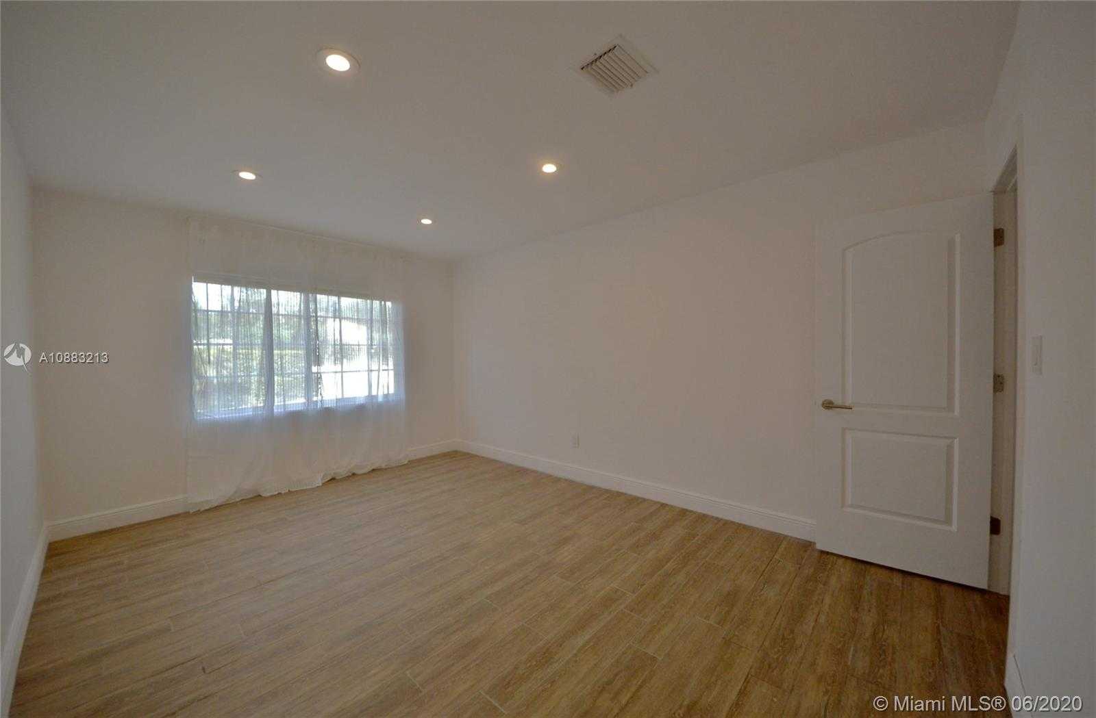 Small Image of 510 BIRD RD, Coral Gables Number 15