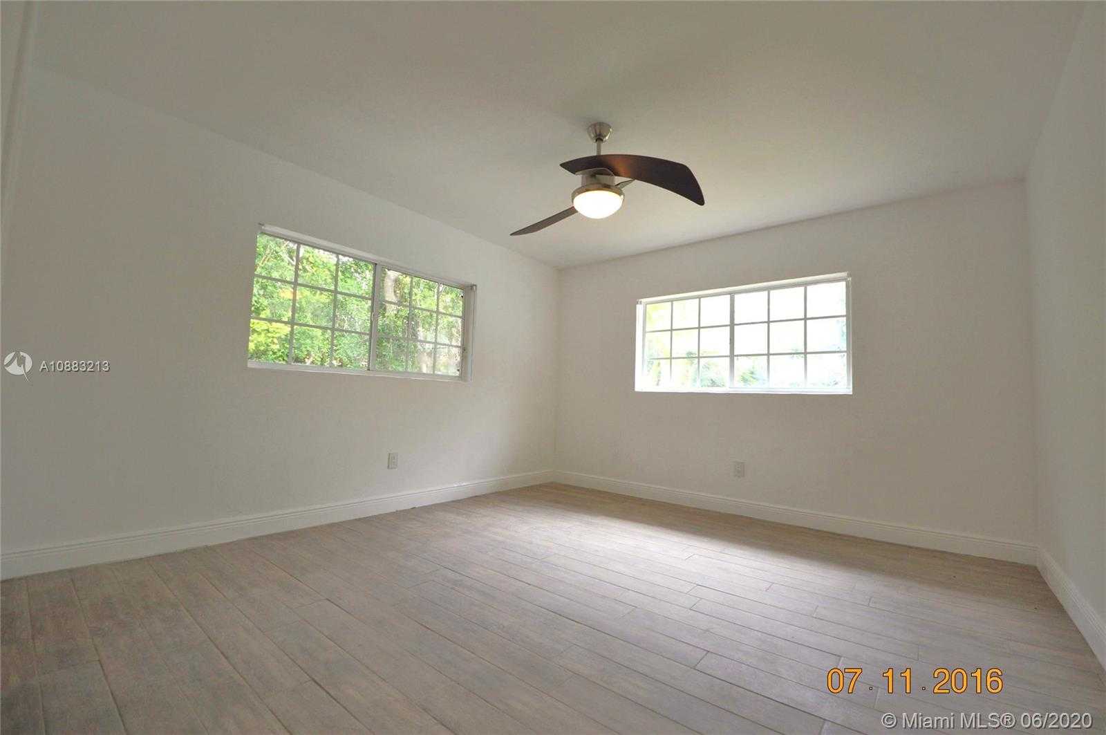 Small Image of 510 BIRD RD, Coral Gables Number 16