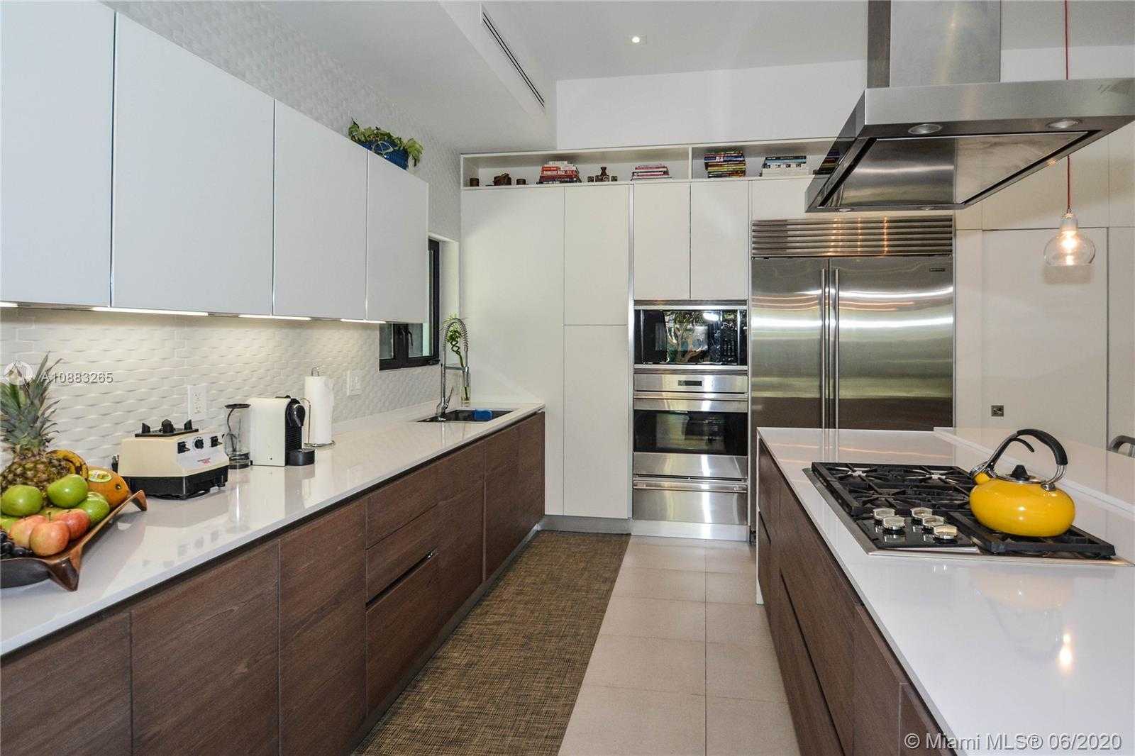 Small Image of 4560 BAY POINT RD, Miami Number 13