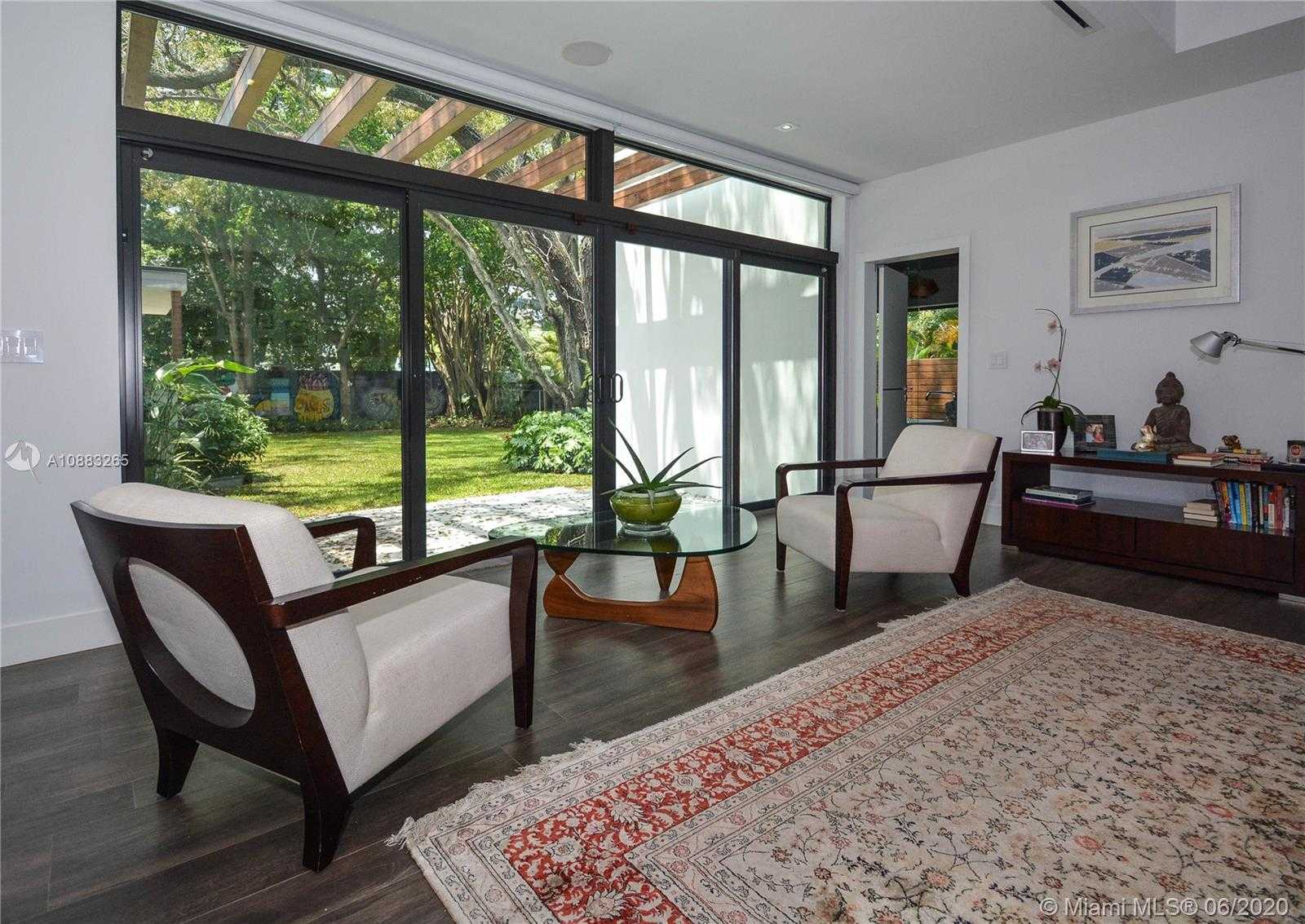 Small Image of 4560 BAY POINT RD, Miami Number 19