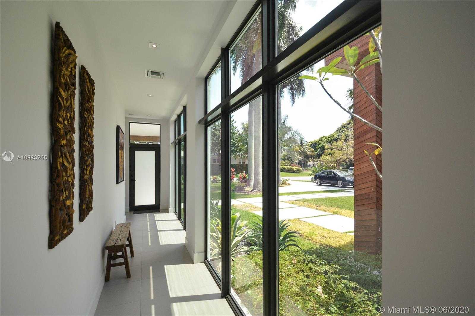 Small Image of 4560 BAY POINT RD, Miami Number 25