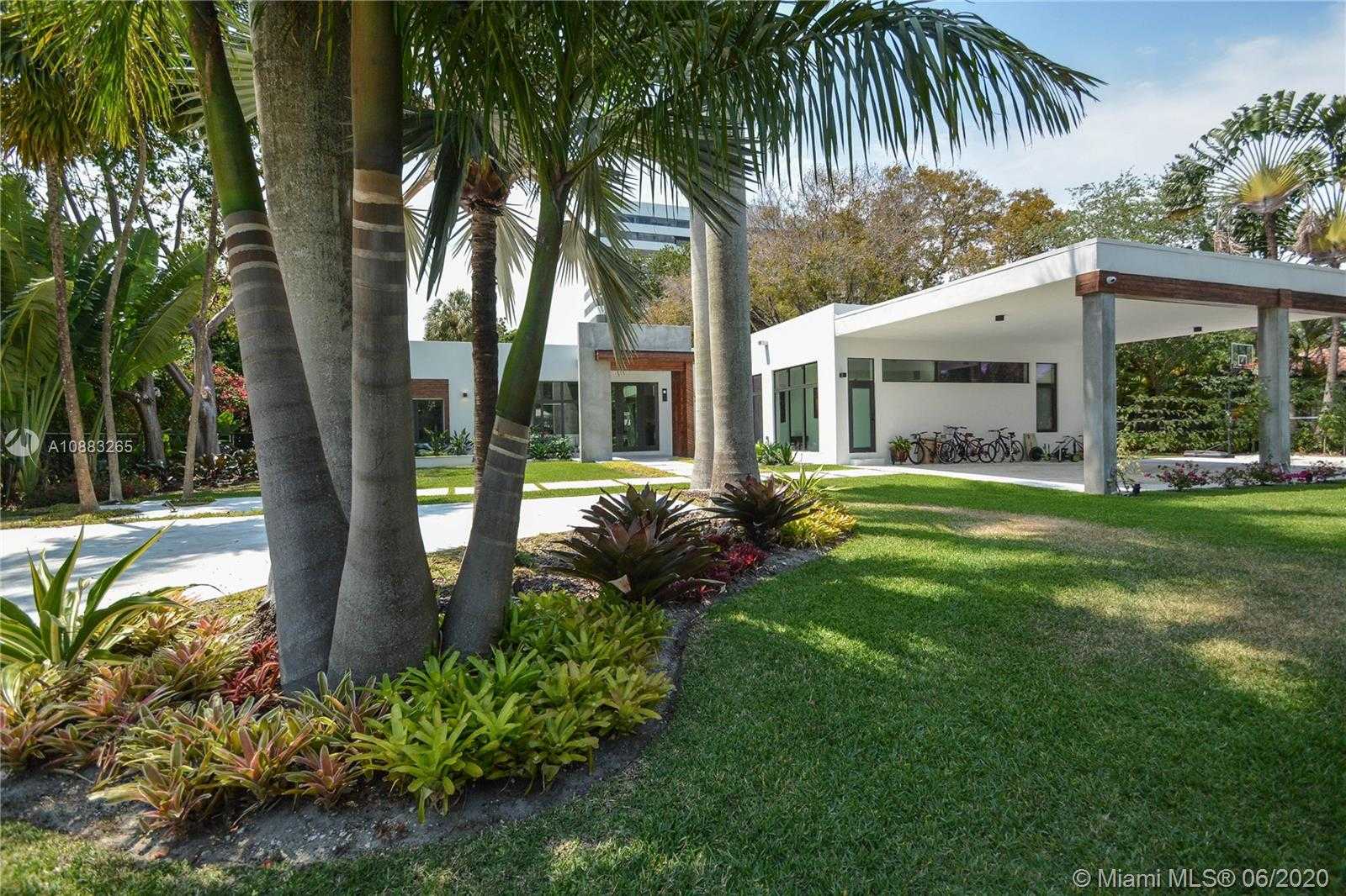 Small Image of 4560 BAY POINT RD, Miami Number 3
