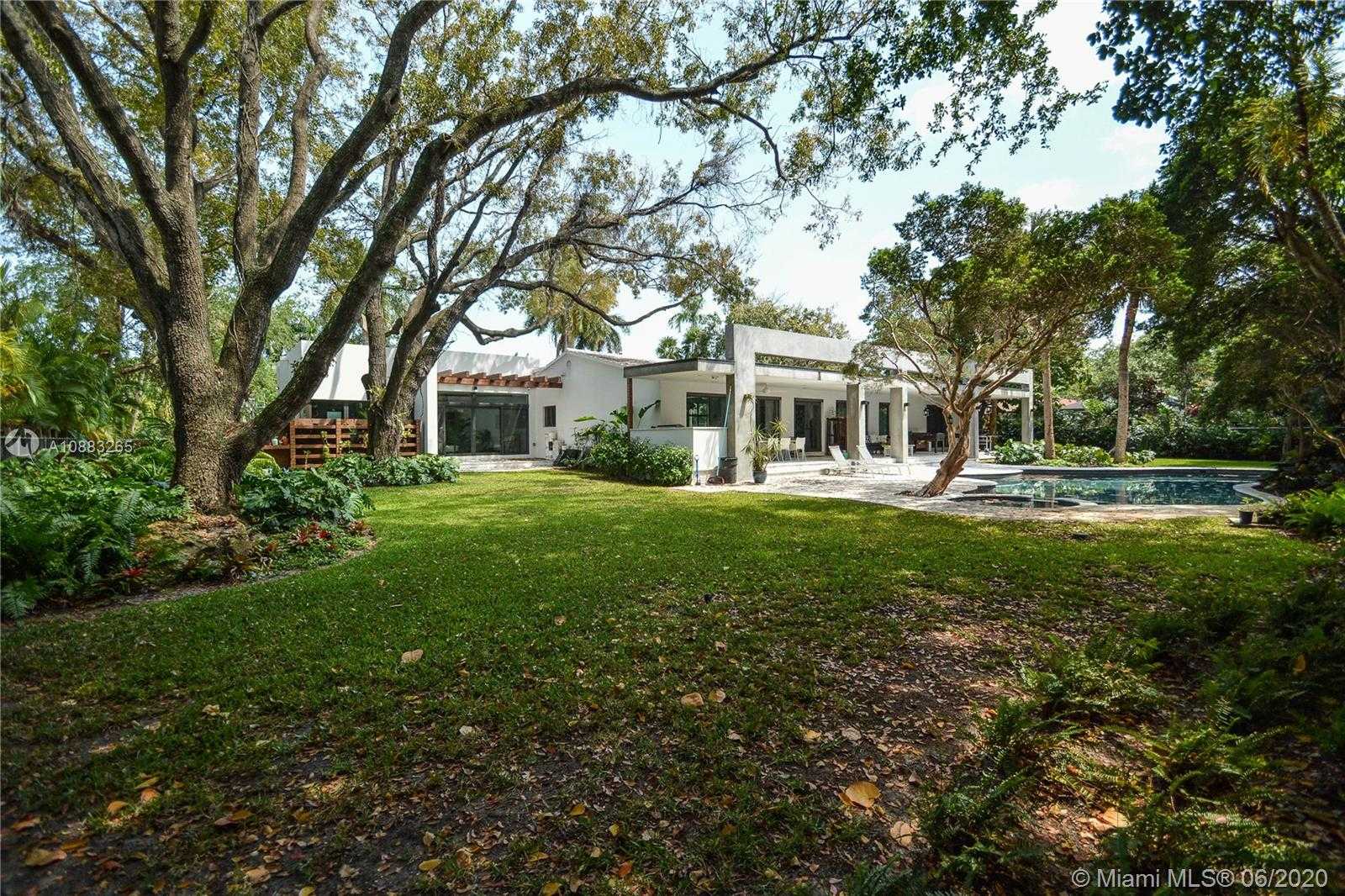 Small Image of 4560 BAY POINT RD, Miami Number 35
