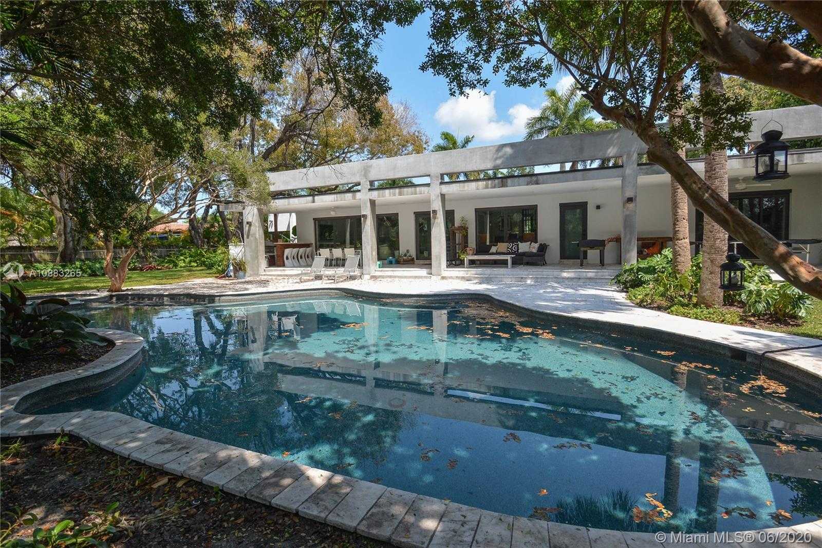 Small Image of 4560 BAY POINT RD, Miami Number 36