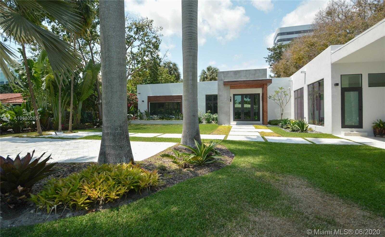 Small Image of 4560 BAY POINT RD, Miami Number 40
