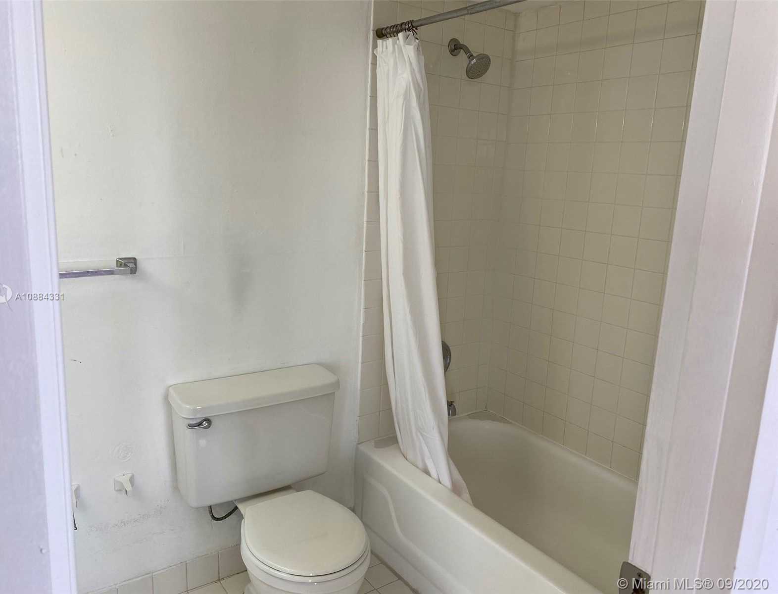 Small Image of 1440 BRICKELL BAY DR #802, Miami Number 6